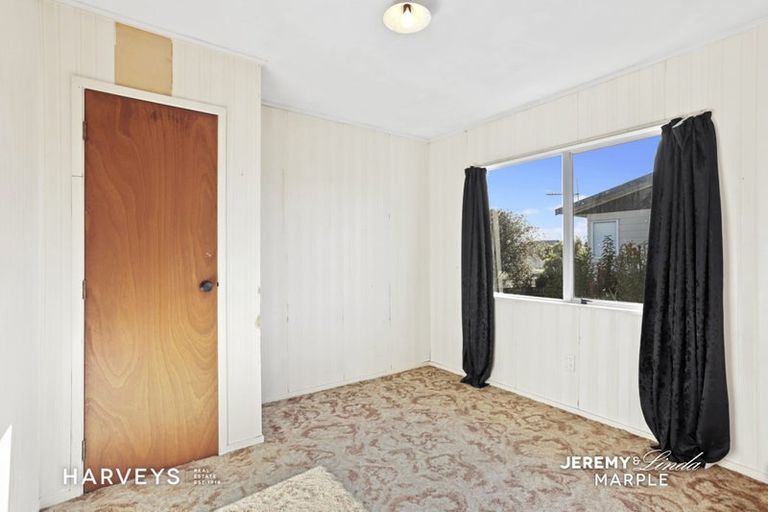 Photo of property in 2 Styca Place, Sunnyvale, Auckland, 0612