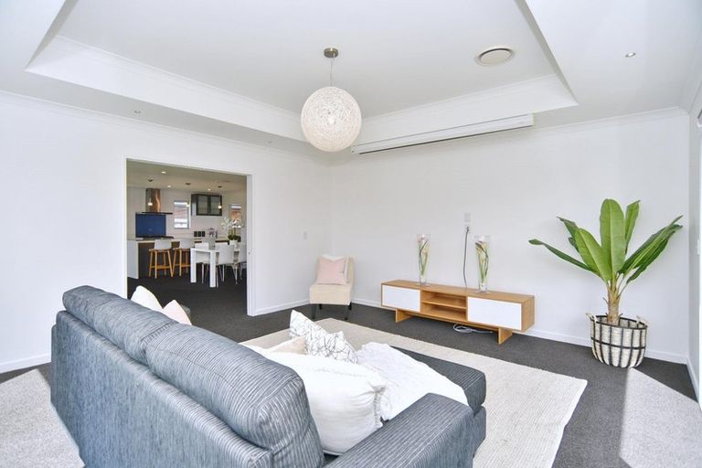 Photo of property in 7 Reeves Road, Rangiora, 7400