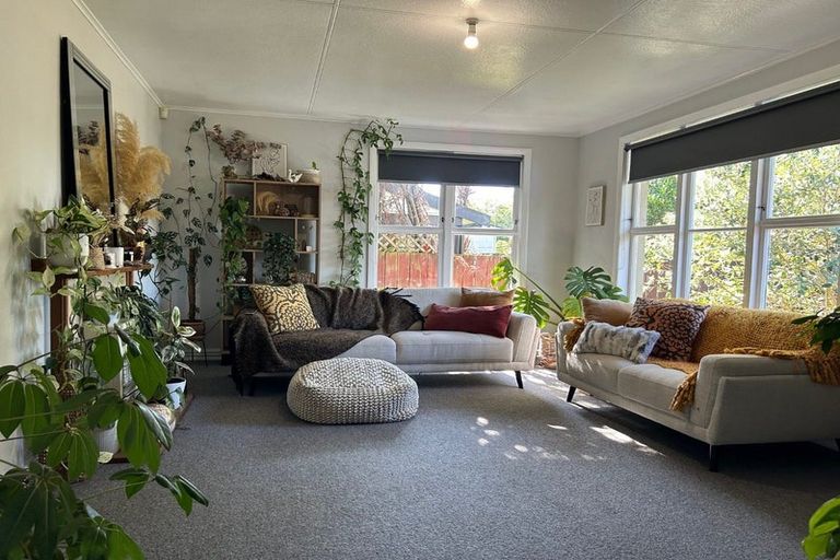 Photo of property in 108 Pahiatua Street, Hokowhitu, Palmerston North, 4410