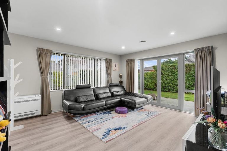 Photo of property in 8 Providence Place, Redwood, Christchurch, 8051