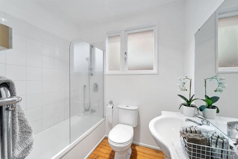 Photo of property in 2/156 Nile Road, Milford, Auckland, 0620