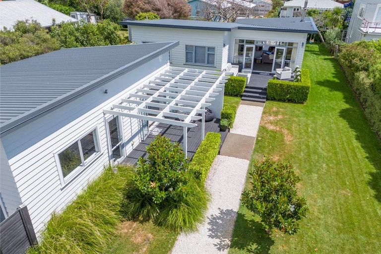 Photo of property in 26 Rauparaha Street, Waikanae Beach, Waikanae, 5036