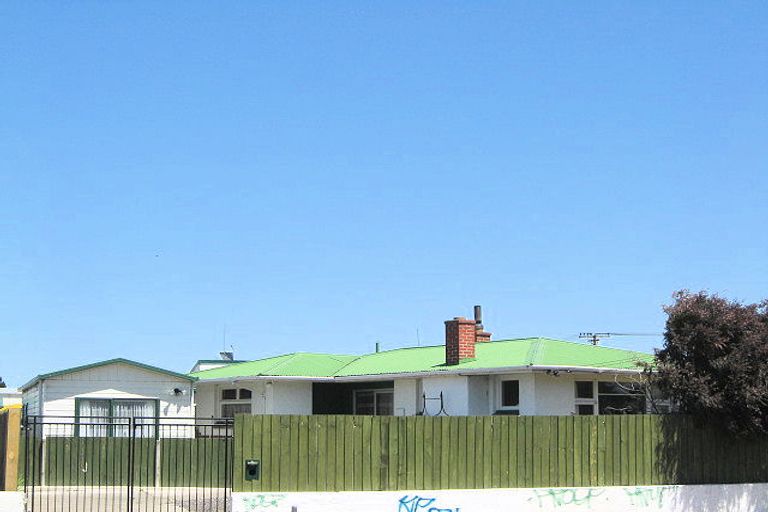 Photo of property in 34 Shortland Street, Wainoni, Christchurch, 8061