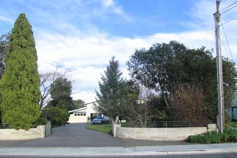 Photo of property in 17 Petane Road, Bay View, Napier, 4104