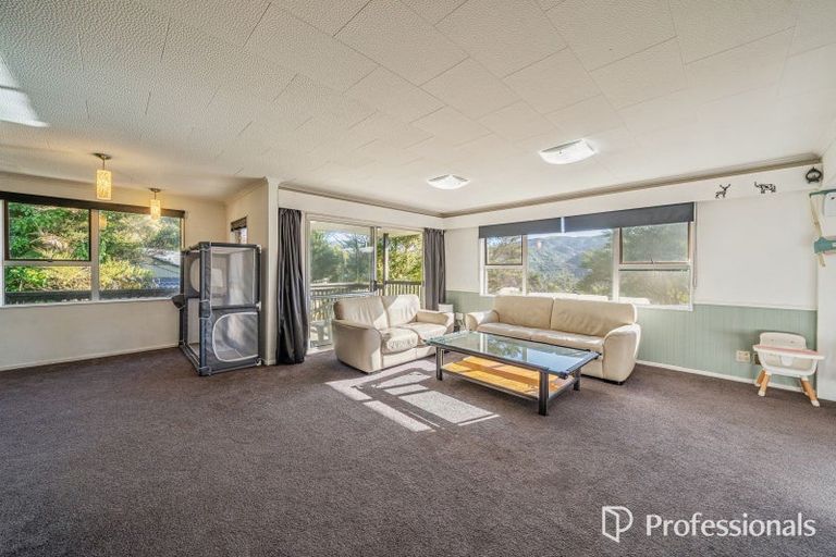 Photo of property in 110 Holborn Drive, Stokes Valley, Lower Hutt, 5019