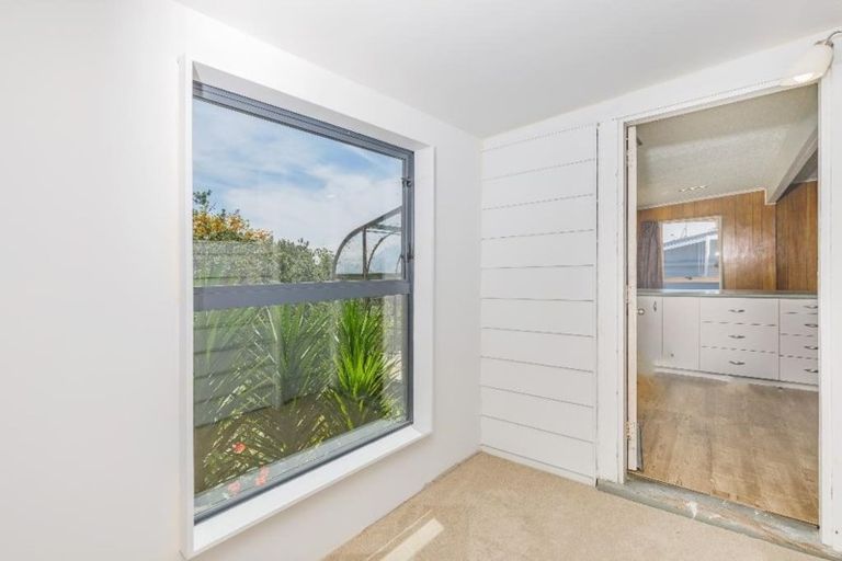 Photo of property in 107 Sunrise Avenue, Murrays Bay, Auckland, 0630