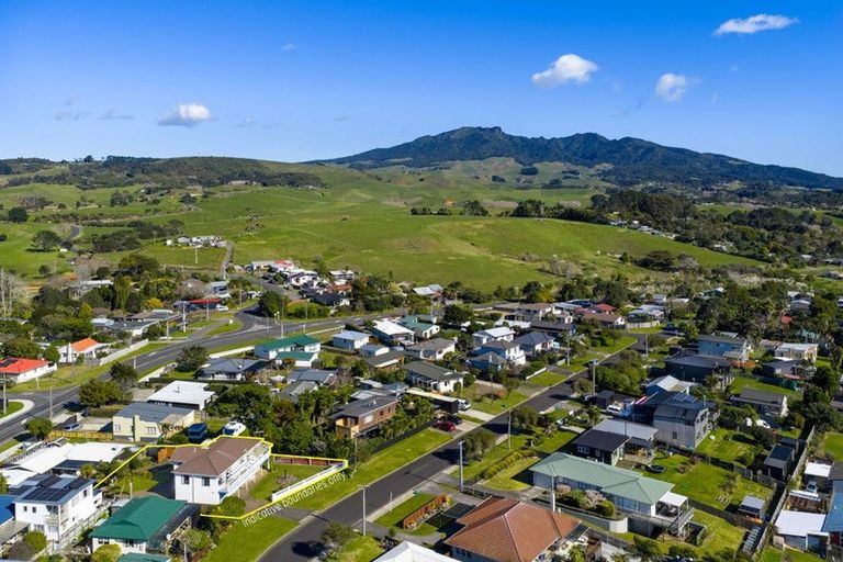 Photo of property in 6 Uenuku Avenue, Raglan, 3225