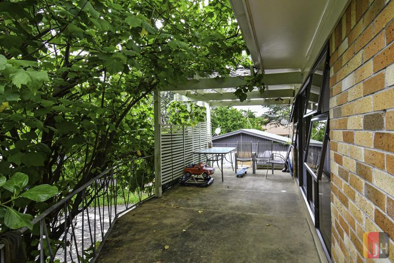 Photo of property in 1/31 Halver Road, Hillpark, Auckland, 2102