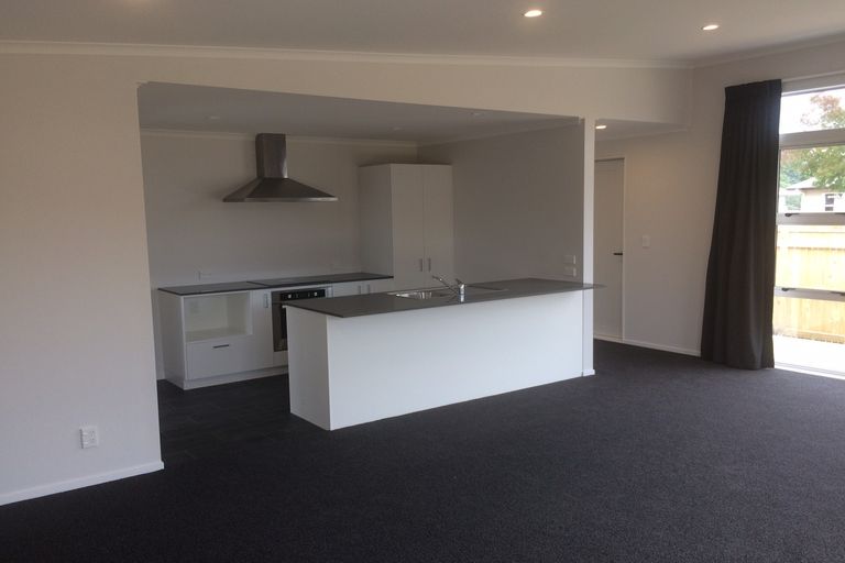 Photo of property in 52 Exeter Crescent, Takaro, Palmerston North, 4412