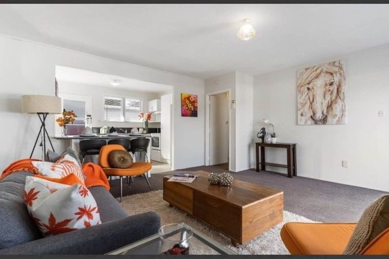 Photo of property in 2/113 Wallace Road, Papatoetoe, Auckland, 2025