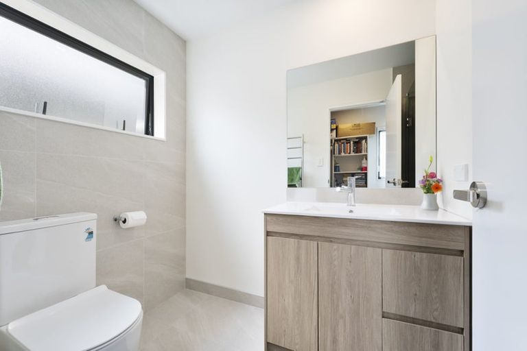 Photo of property in 54c Chilcott Road, Henderson, Auckland, 0612