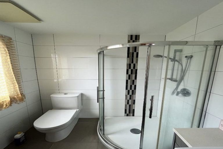 Photo of property in Apollo Apartments, 2/46g Rosedale Road, Rosedale, Auckland, 0632