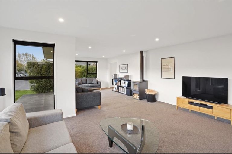 Photo of property in 14 Melissa Place, Burnside, Christchurch, 8042