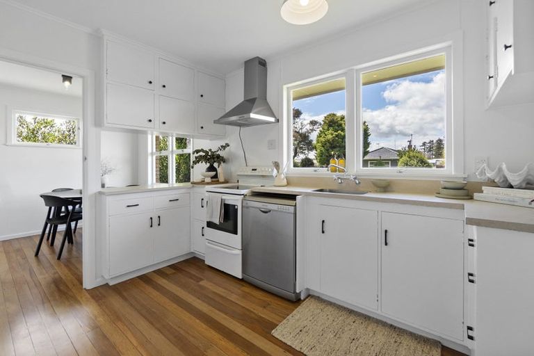 Photo of property in 2 Patricia Avenue, Hamilton East, Hamilton, 3216