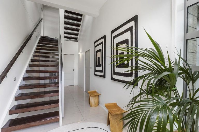 Photo of property in 24 Mewburn Rise, Karori, Wellington, 6012