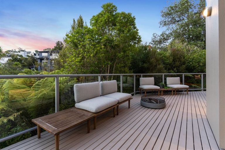 Photo of property in 14 Kahikatea Close, Campbells Bay, Auckland, 0630