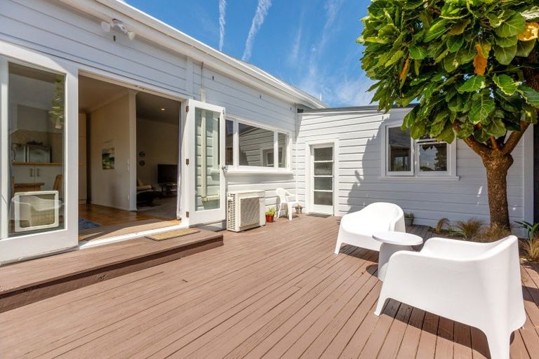 Photo of property in 19 Beach Street, Fitzroy, New Plymouth, 4312