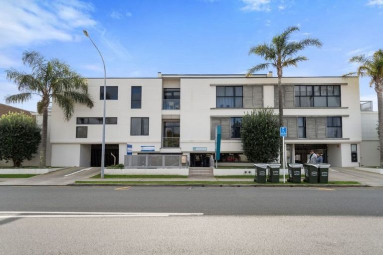 Photo of property in Atlas Apartments, 17/49 Maunganui Road, Mount Maunganui, 3116