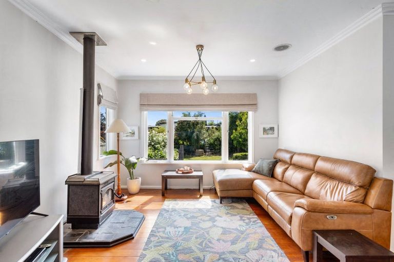 Photo of property in 911 Avenue Road East, Parkvale, Hastings, 4122