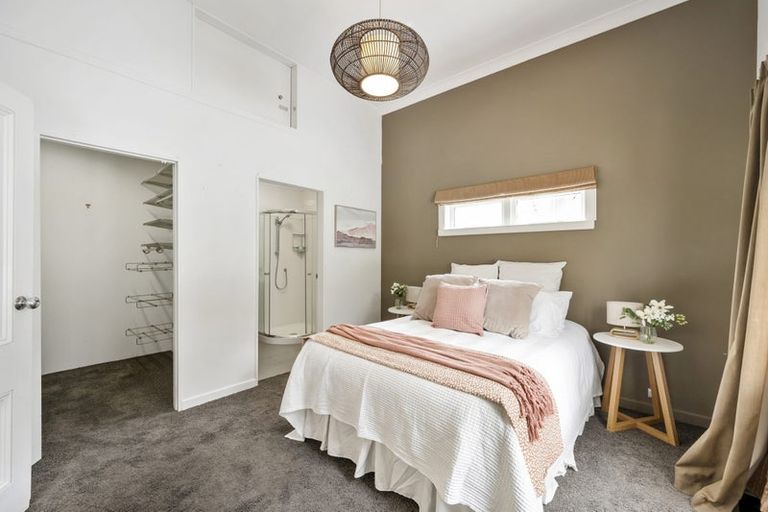 Photo of property in 160 Russell Terrace, Berhampore, Wellington, 6023