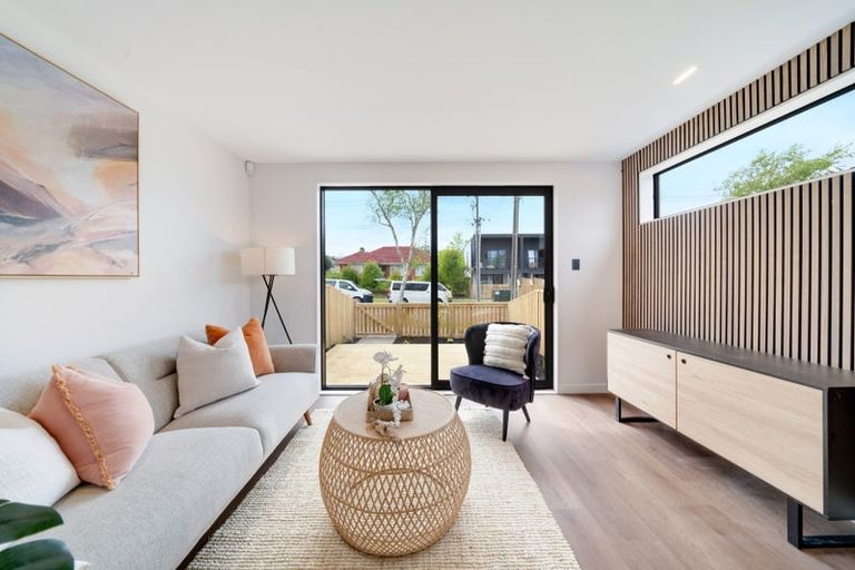 Photo of property in 2/60 Yeovil Road, Te Atatu Peninsula, Auckland, 0610