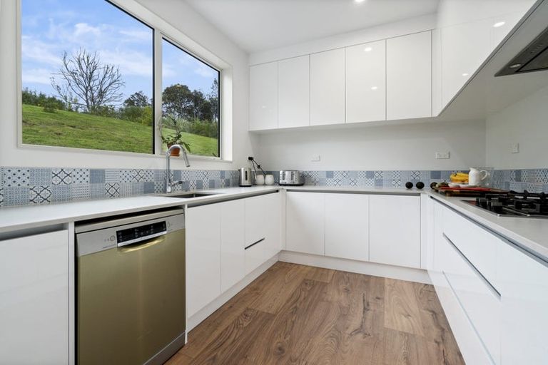 Photo of property in 15 Nola Road, Oratia, Auckland, 0604