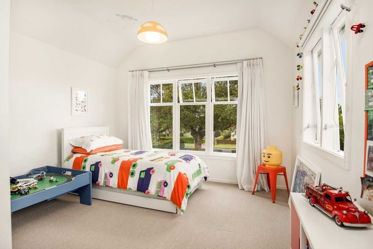 Photo of property in 69 Ngataringa Road, Devonport, Auckland, 0624