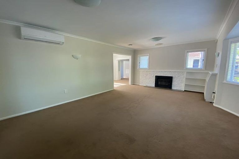 Photo of property in 15 Sandspit Road, Cockle Bay, Auckland, 2014