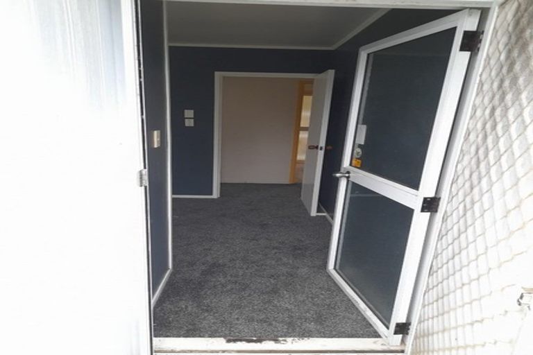 Photo of property in 3/3 Etherton Drive, Weymouth, Auckland, 2103