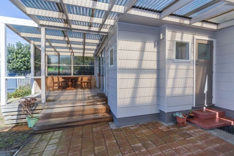 Photo of property in 19 Raukawa Street, Himatangi Beach, Foxton, 4891