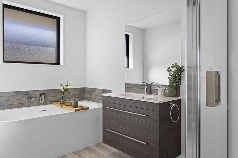 Photo of property in 43 Henshaw Street, Woodend, 7610