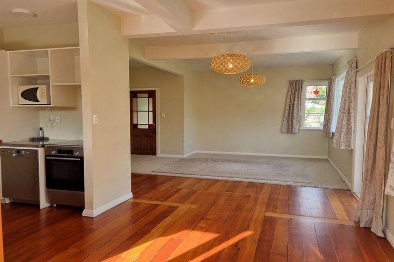 Photo of property in 24 Weld Street, Martinborough, 5711