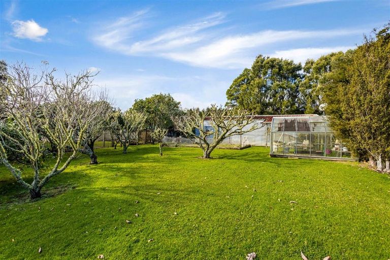 Photo of property in 192 Muriwai Valley Road, Muriwai, Waimauku, 0881
