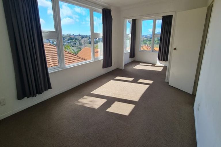 Photo of property in 44 Exmouth Road, Northcote, Auckland, 0627