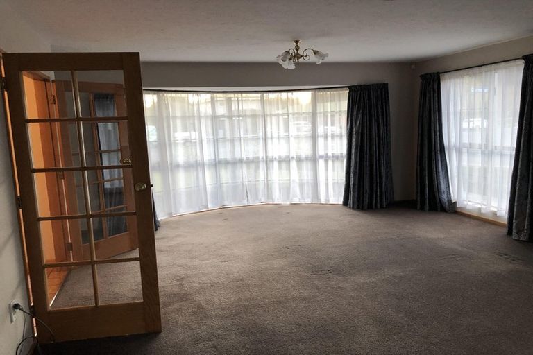 Photo of property in 262 Queenspark Drive, Parklands, Christchurch, 8083