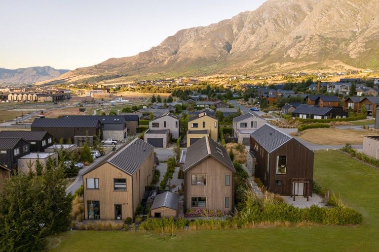 Photo of property in 26 Soudley Court, Jacks Point, Queenstown, 9371