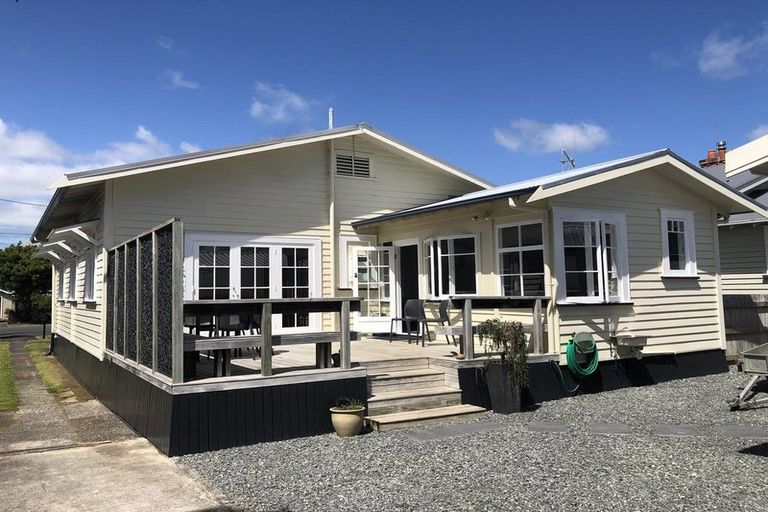 Photo of property in 7 Shortland Street, Regent, Whangarei, 0112