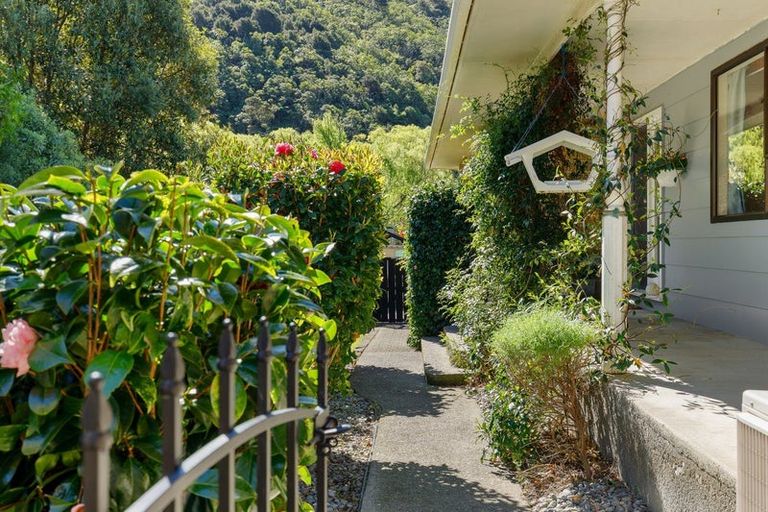 Photo of property in 16 The Anchorage, Waikawa, Picton, 7220