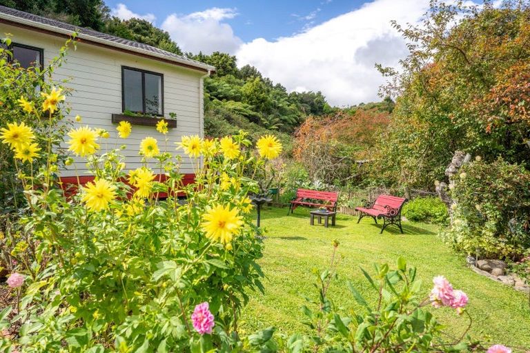 Photo of property in 128 Rahui Road, Otaki, 5512