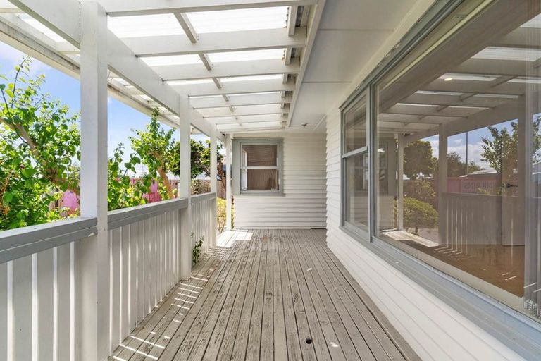 Photo of property in 14 Vickerman Street, Otara, Auckland, 2023