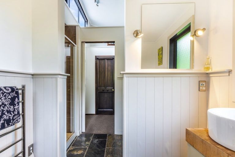 Photo of property in 15 Cameron Drive, Acacia Bay, Taupo, 3385