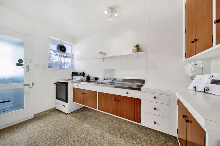 Photo of property in 3b Bideford Street, Brooklands, New Plymouth, 4310