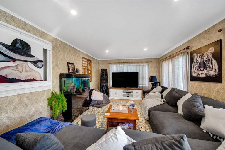 Photo of property in 15 Clifford Street, Hawera, 4610