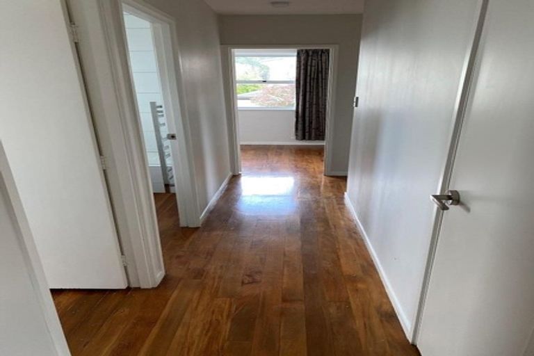 Photo of property in 27 Normanton Street, Glenfield, Auckland, 0629