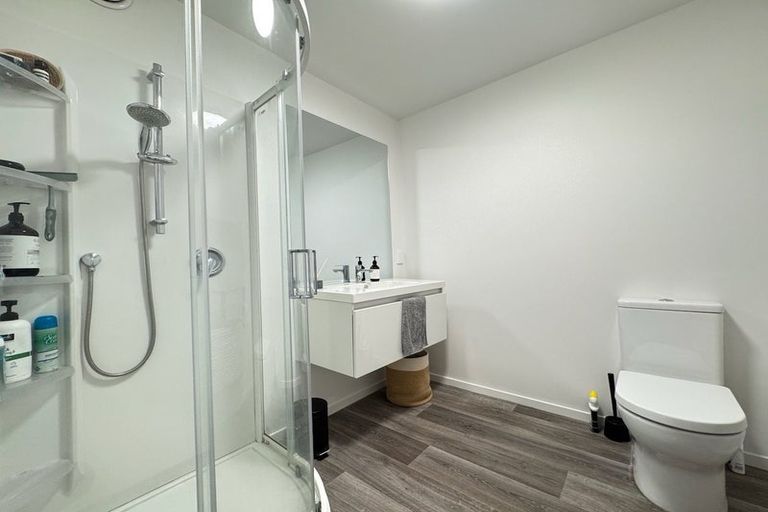 Photo of property in 2 Konini Road, Titirangi, Auckland, 0604