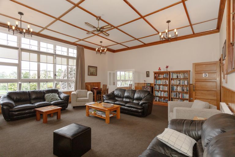 Photo of property in 33 Wellington Street, Enfield, Oamaru, 9491