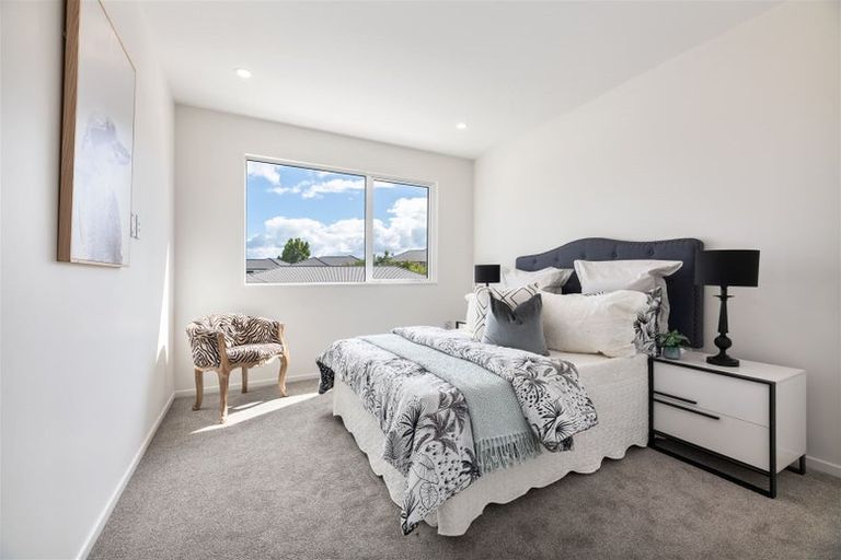 Photo of property in 3d Kingdale Road, Henderson, Auckland, 0610