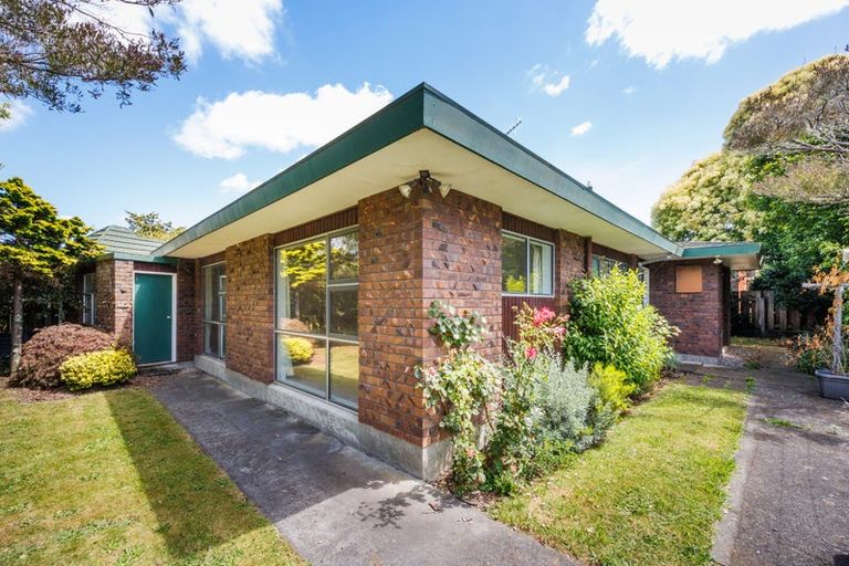 Photo of property in 8c Ihaka Street, Hokowhitu, Palmerston North, 4410