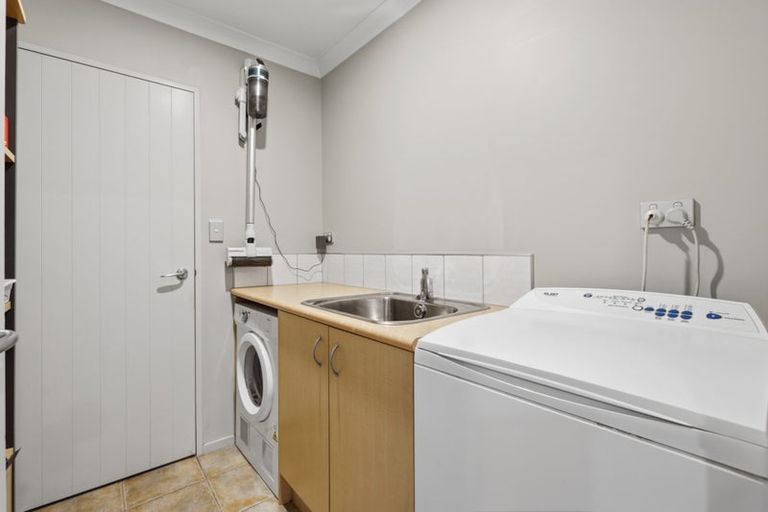 Photo of property in 110 Reynolds Road, Pukekohe, 2120