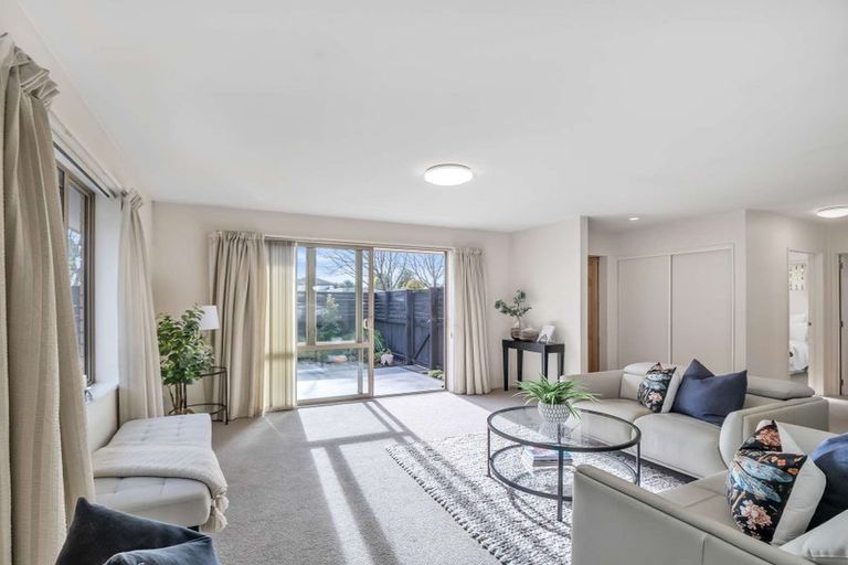 Photo of property in 1/117 Yaldhurst Road, Sockburn, Christchurch, 8042